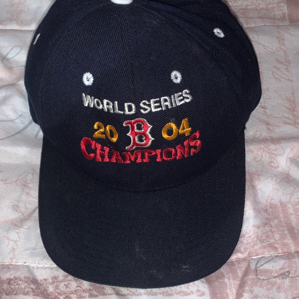 Vintage Boston Red Sox 2004 World Series baseball cap